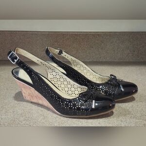 Black dainty wedge shoes. Size 7 Rialto